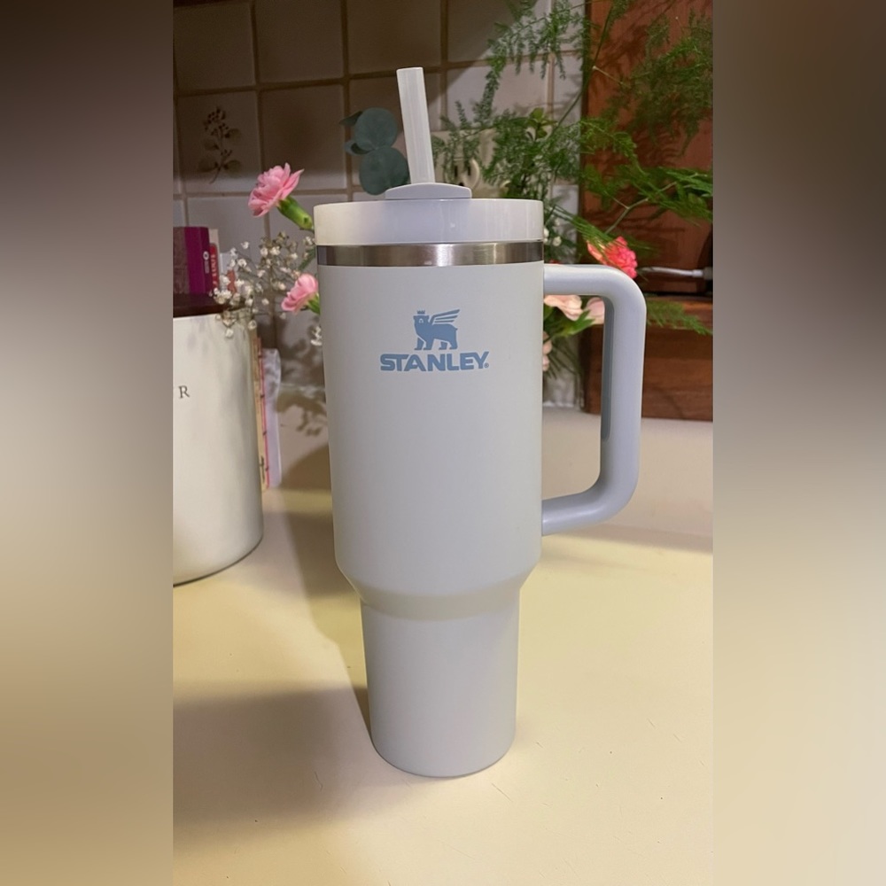 (Used twice) Stanley THE QUENCHER H2.0 FLOWSTATE™ TUMBLER | 40 OZ